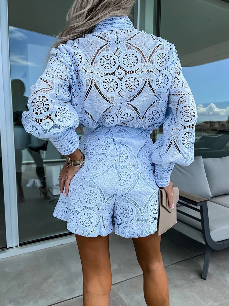 Korte Jumpsuit van Kant – Zomerse Elegantie
