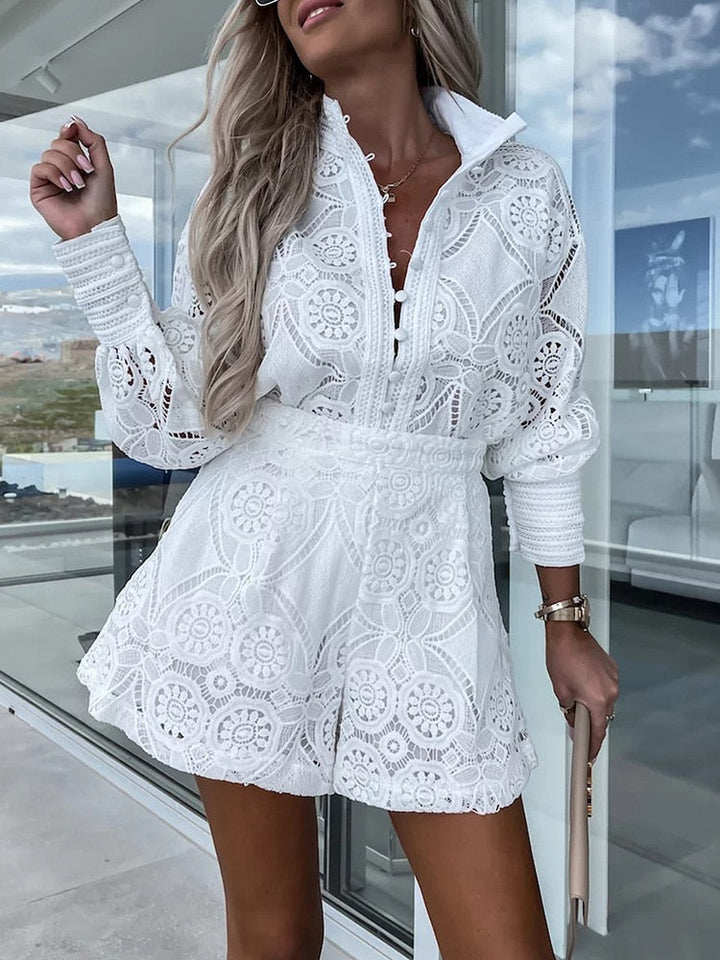 Korte Jumpsuit van Kant – Zomerse Elegantie