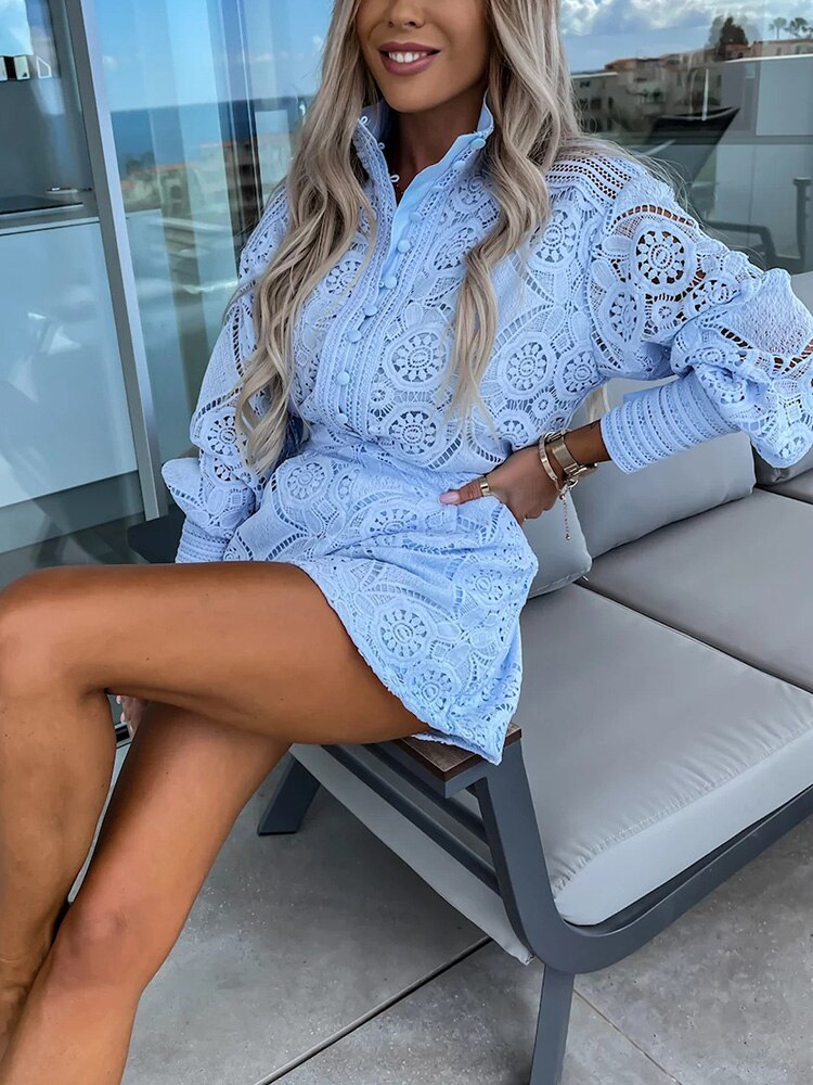 Korte Jumpsuit van Kant – Zomerse Elegantie